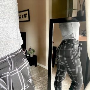 Comfy Black & White Pants!